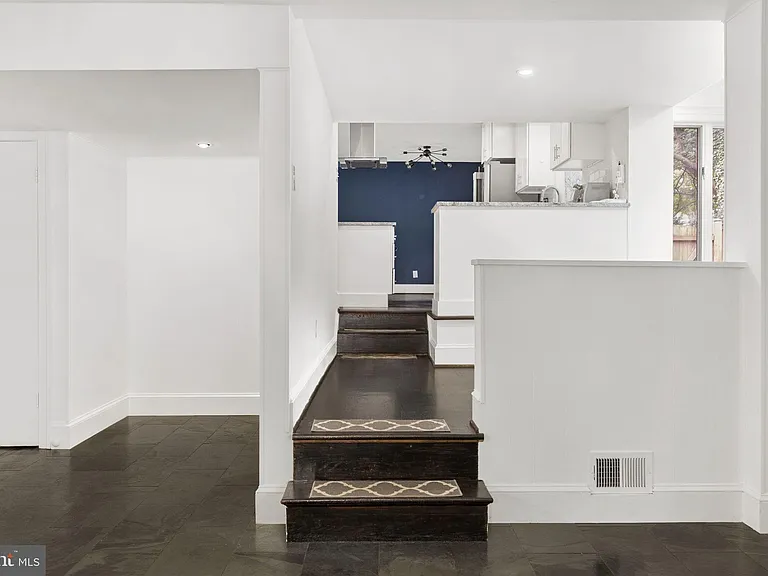 6901 Murray Ln — Photo 14