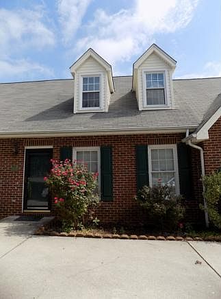 1st image of 506 Manor Dr APT D