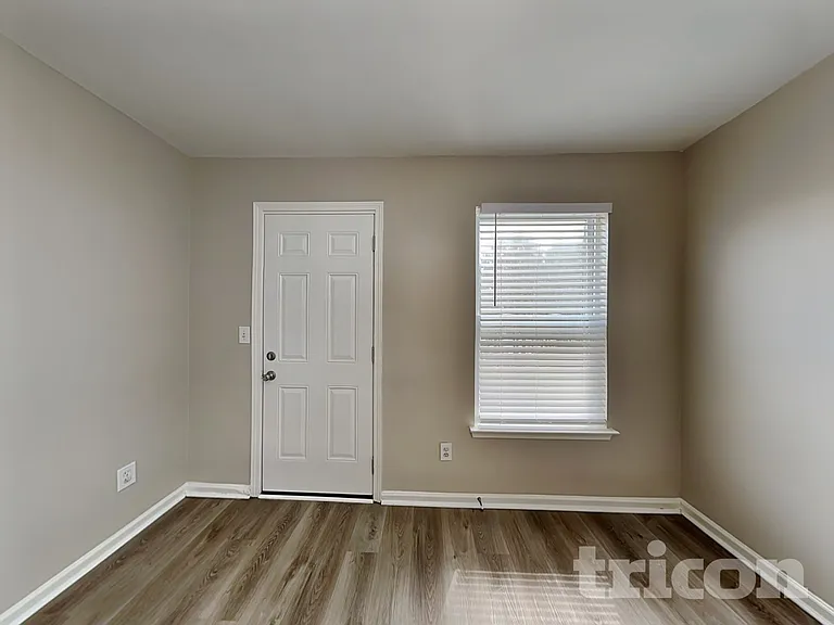 135 Belmont Ter — Photo 5