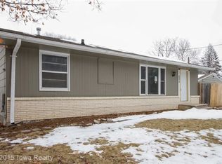 5215 Madison Ave, Des Moines, IA 50310