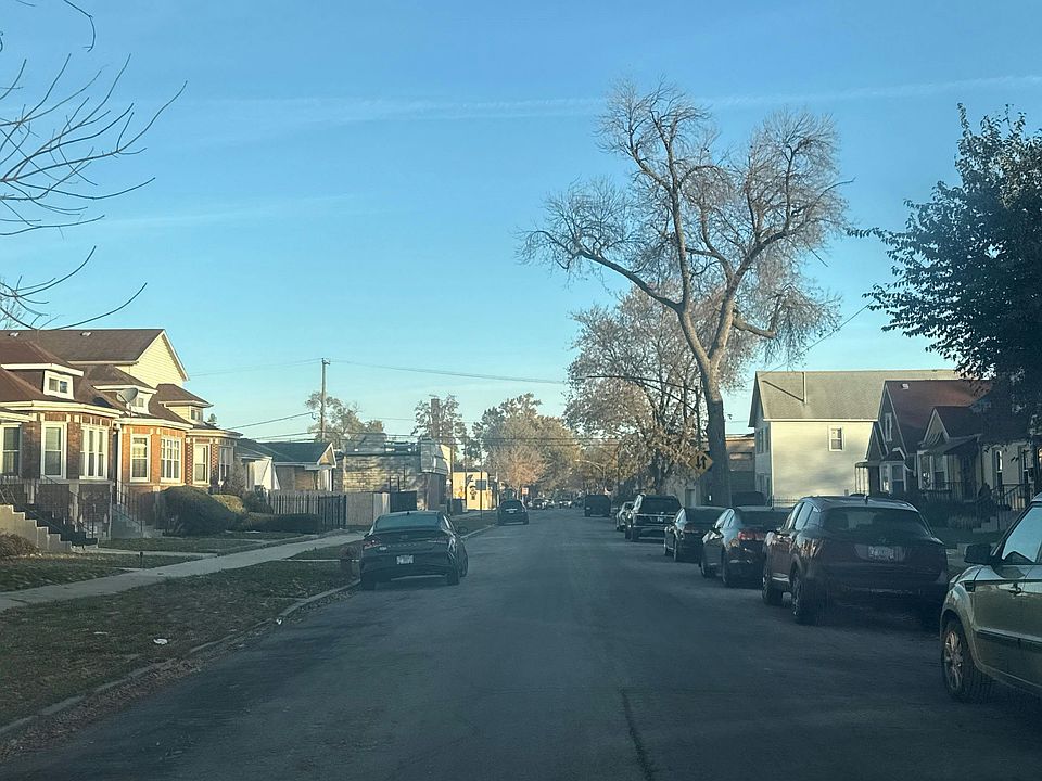 2nd image of 8747 S Honore St