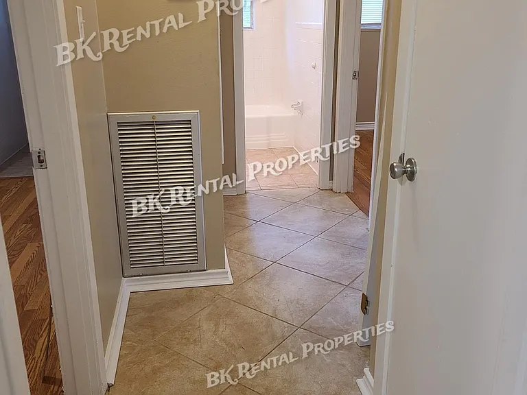 1108 N 3rd St — Photo 9