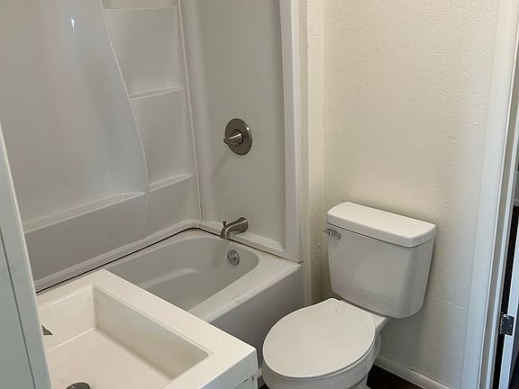 4th image of 404 N Snider Ave