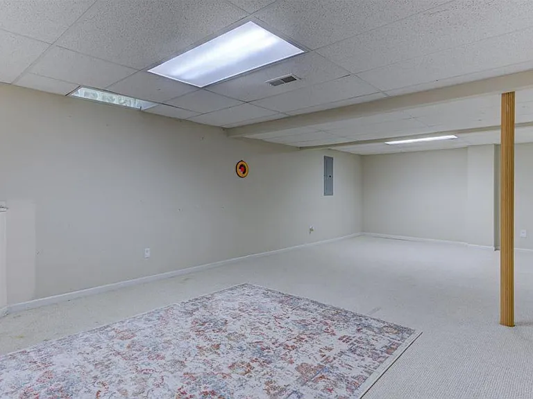 44741 Cherry Hill Rd — Photo 26