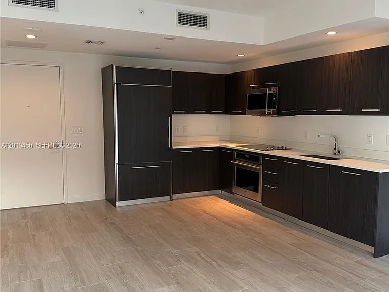 55 SW 9th St #28 — Photo 16