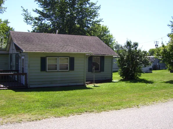 105 E 6th St, De Land, IL 61839