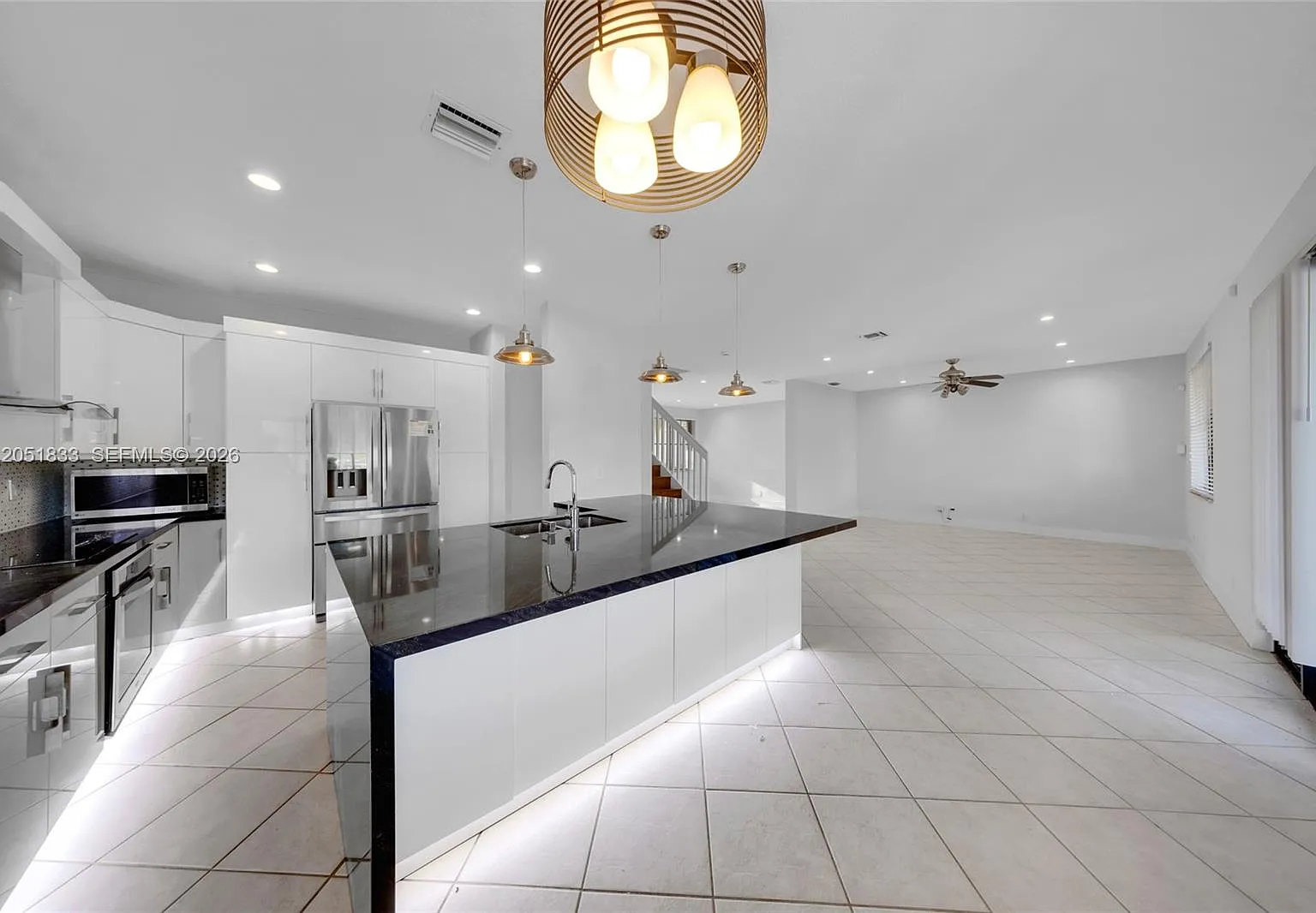 5 bed, 3.5 bath, 2480 sqft, $6,500 — Photo 3