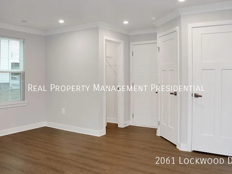 2061 Lockwood Dr — Photo 3
