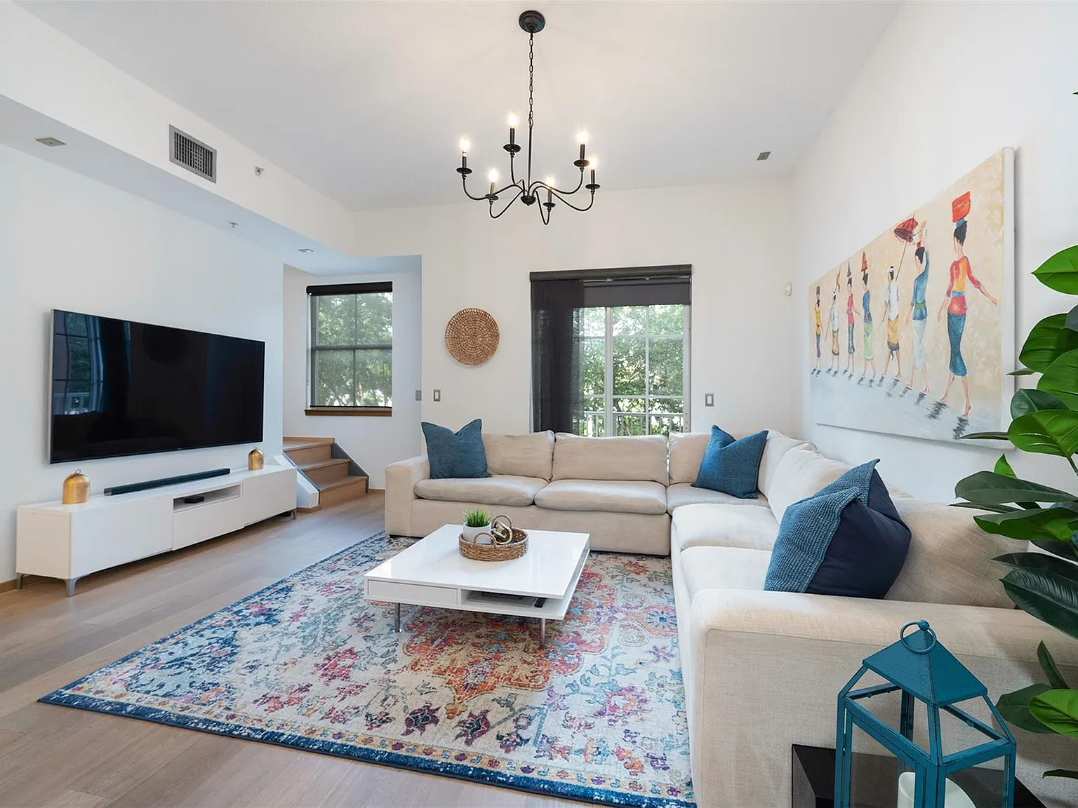 3 bed, 3.5 bath, 1578 sqft, $5,500 — Photo 3