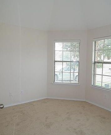 4th image of 805 Fireberry Dr