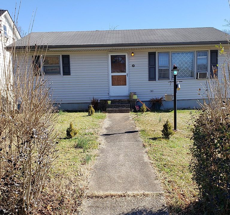 2nd image of 631 N Main St