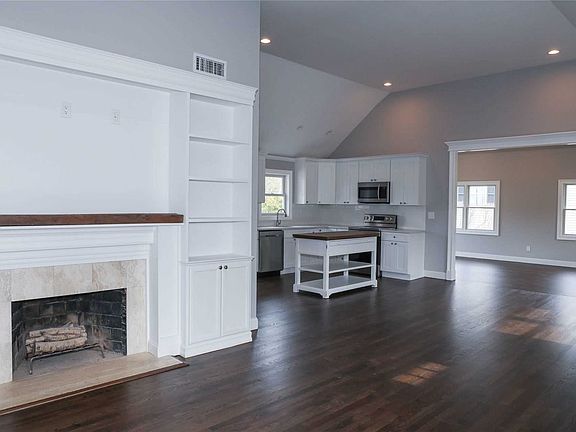 3rd image of 47 West St