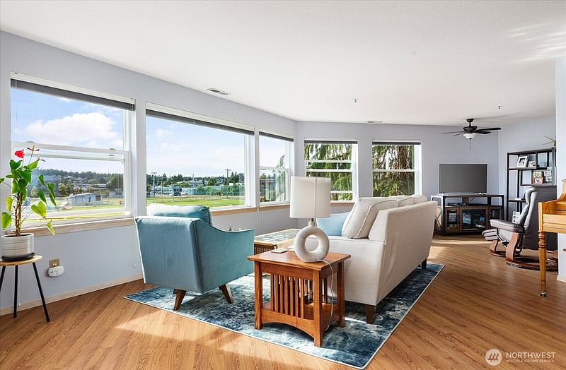 4th image of 651 SE Bayshore Drive #C102