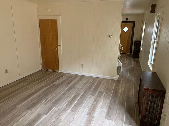 5th image of 211 W Grove St #209