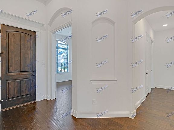 2nd image of 11037 Longleaf Ln