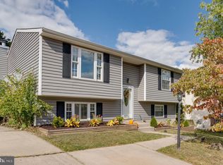 9410 Orbitan Ct, Parkville, MD 21234