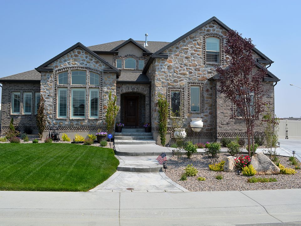 1st image of 303 Tamarack