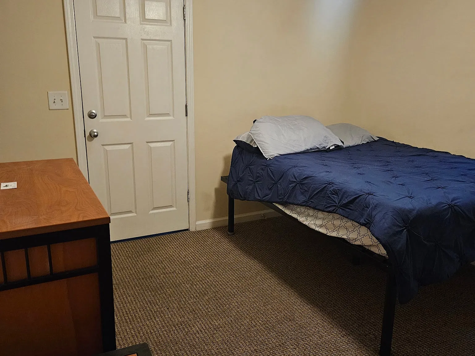 3 bed, $860 — Photo 2