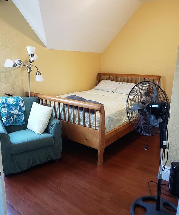 2nd image of 1282 A St