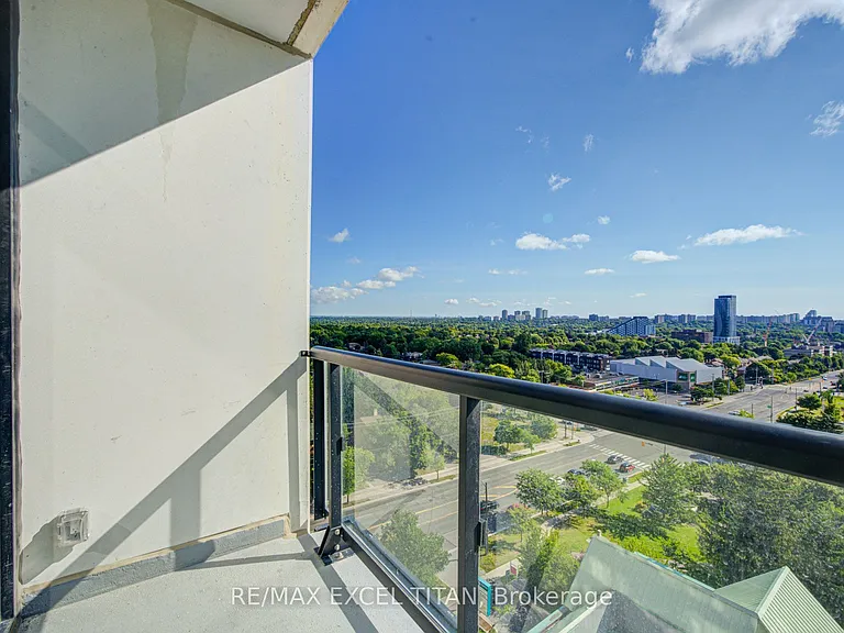699 Sheppard Ave E #1115 — Photo 35