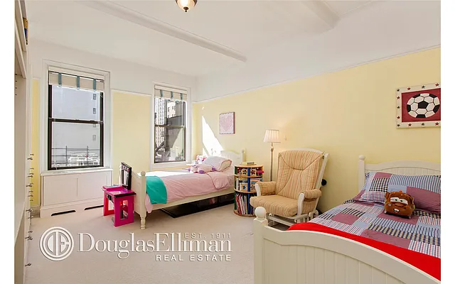 Sold by Douglas Elliman | media 21