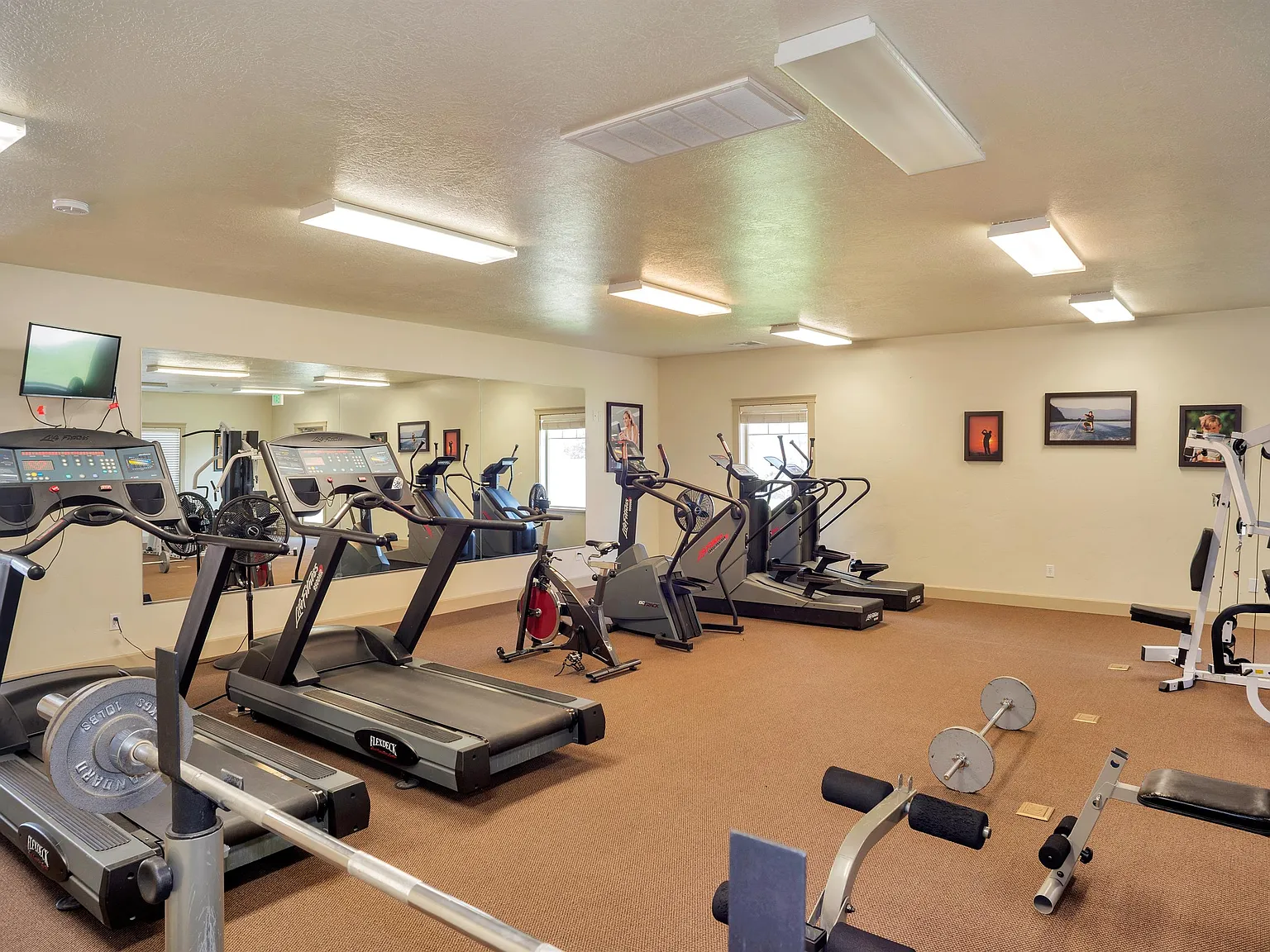 1227 N Silver Crest - AD - 1 — Photo 3