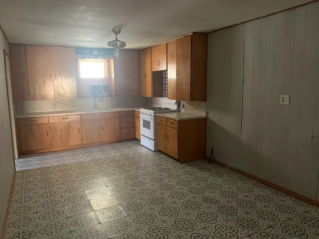 3 bed, 1650 sqft, $1,275 — Photo 4