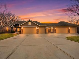 6205 NW Saddle Club Ct, Kansas City, MO 64152
