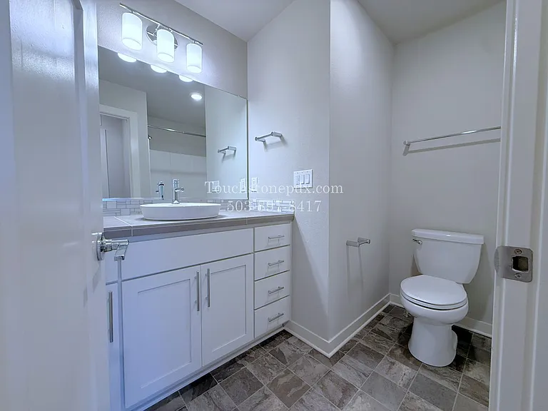 6527 SE Genrosa St — Photo 29