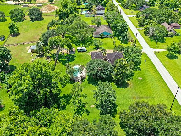 5th image of 3918 Empress Ln