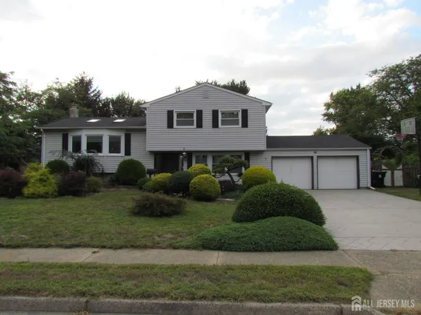 7 Wellington Rd, East Brunswick, NJ 08816