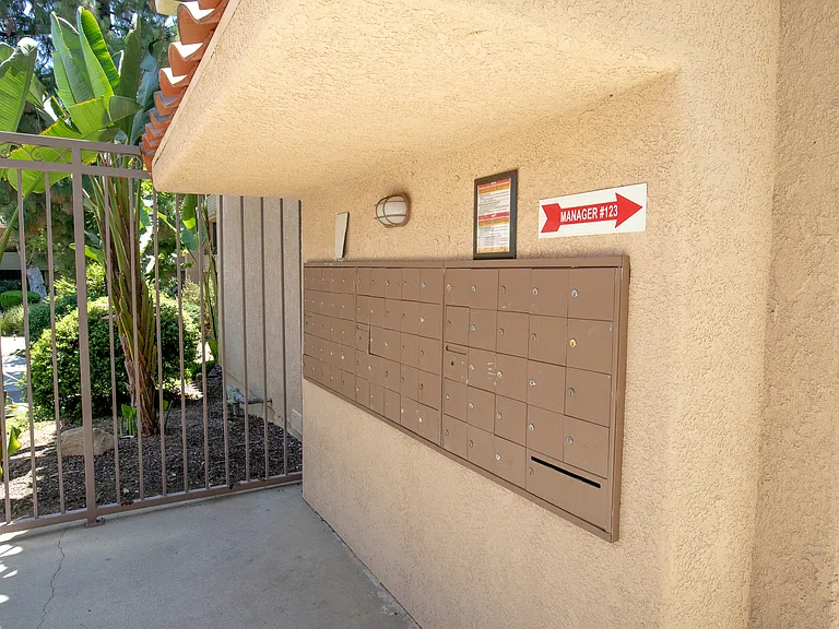 Kingsbury Apartments — Photo 12