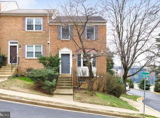 2049 S Glebe Rd, Arlington, VA 22204