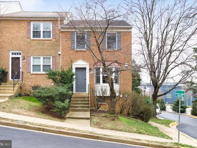 2049 S Glebe Rd, Arlington, VA, 22204