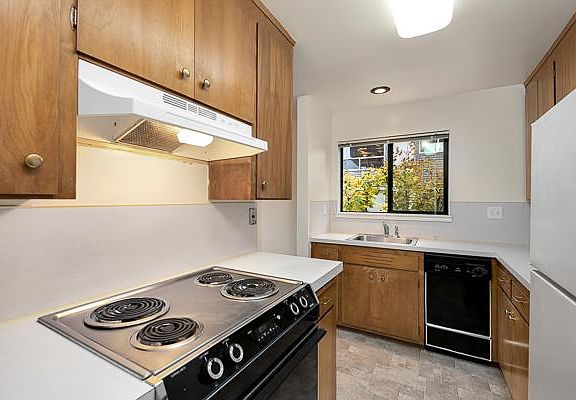 4th image of 2316 Yale Ave E APT 103
