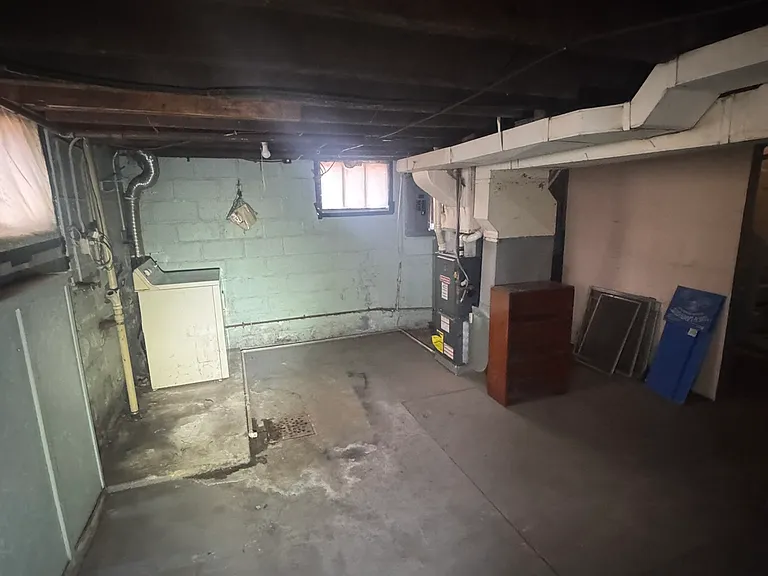 2236 King St — Photo 19