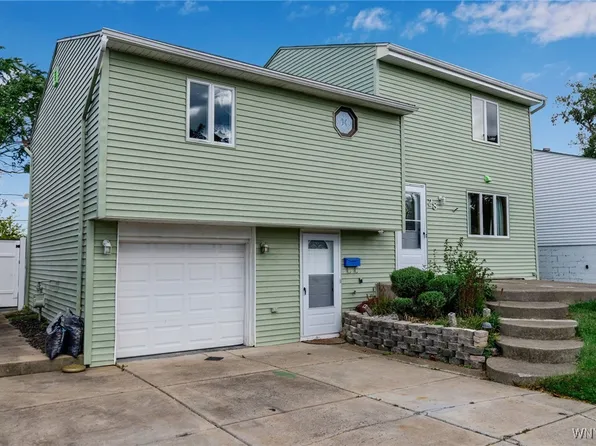 28 W Rouen Dr, Buffalo, NY 14227
