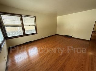 5728 N 98th St, Milwaukee, WI 53225