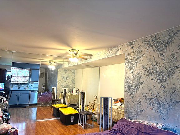5th image of 495 McHenry Rd APT 1B