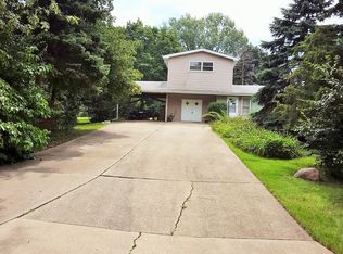 17W473 Schiller St, Villa Park, IL