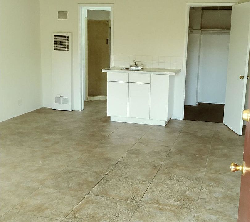 2nd image of 8815 Van Nuys Blvd #L