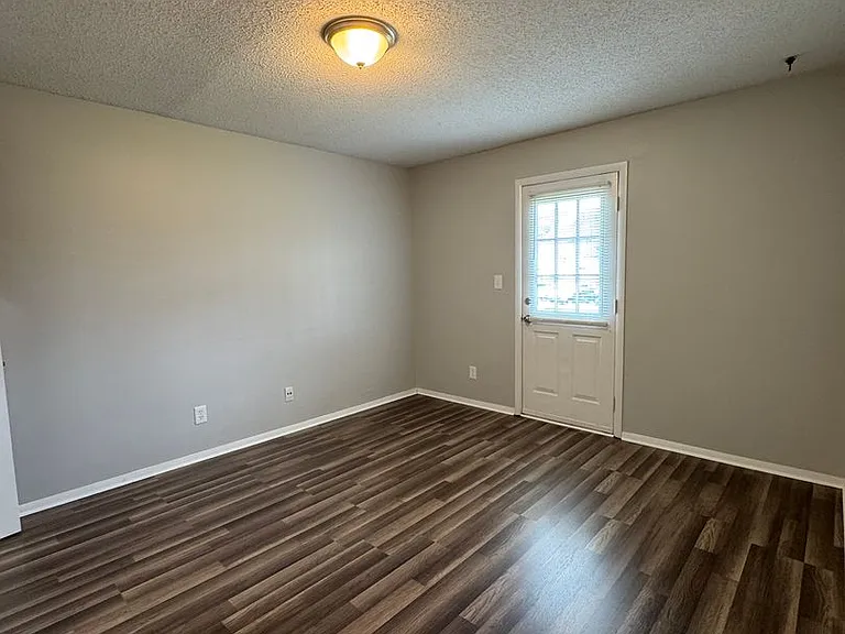 2422 Wynterhall Rd SE #C — Photo 10
