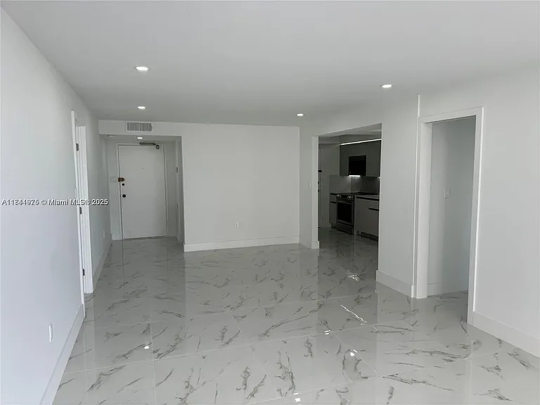 18031 Biscayne Blvd #502 — Photo 7