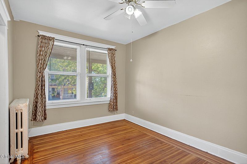3rd image of 644 Myrtle Avenue