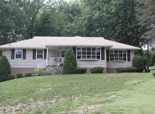 41 Aragon Dr, Trumbull, CT 06611