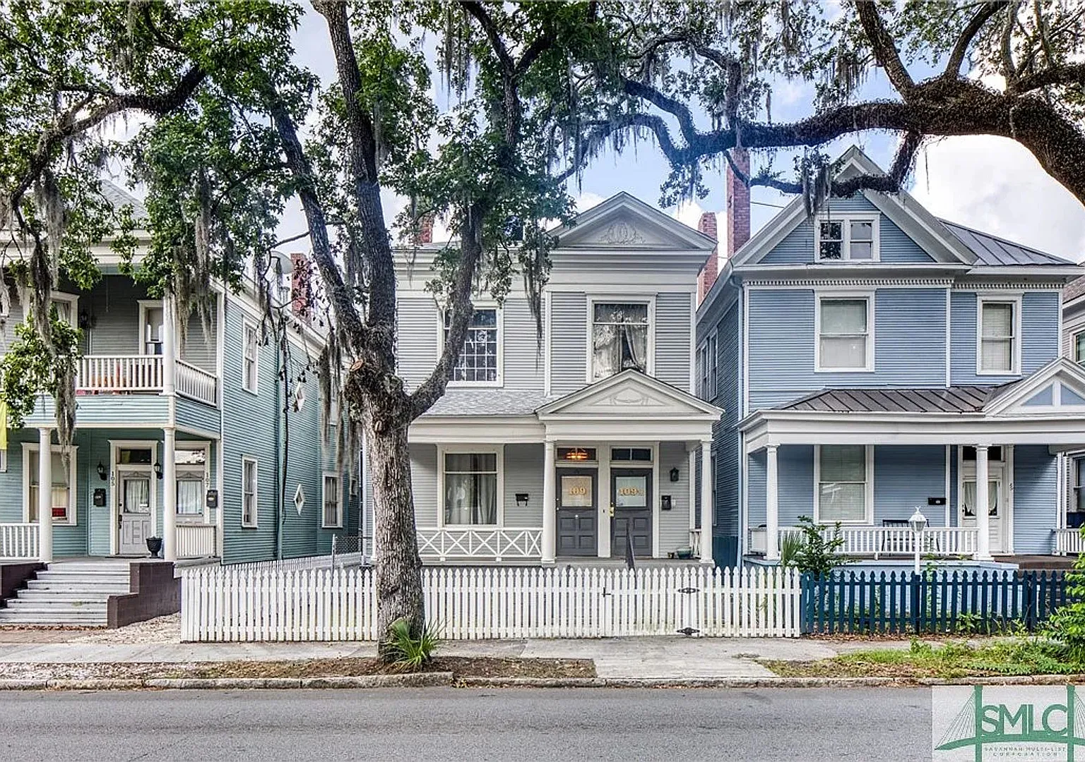 2 Bed | 1 Bath | Gated Backyard | Walk To Scad Arnold Hall & Wallin Hall — Photo 1