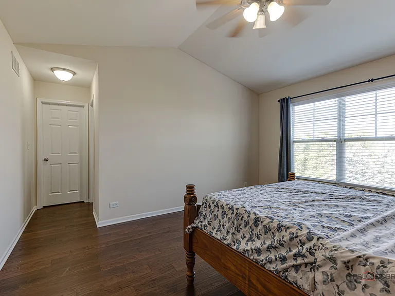 533 Plaza Pl — Photo 22