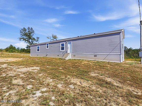 3rd image of 140 Sawmill Rd