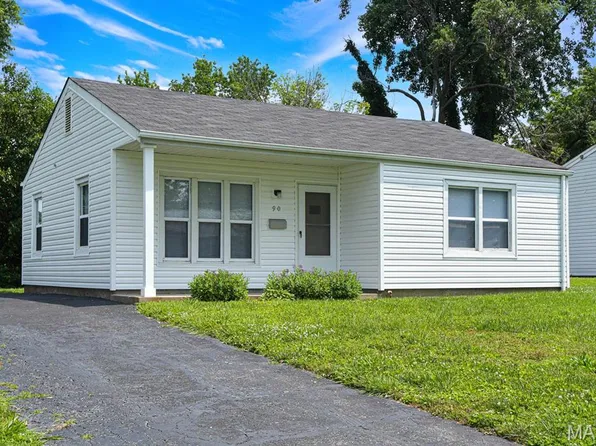 90 Brackleigh Ln, Florissant, MO 63031