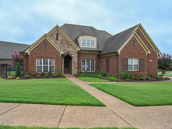 2nd image of 6847 Dakota Cir N